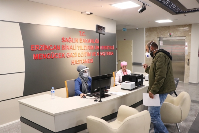 "Akıllı pandemi hastanesi" hastalara şifa dağıtıyor